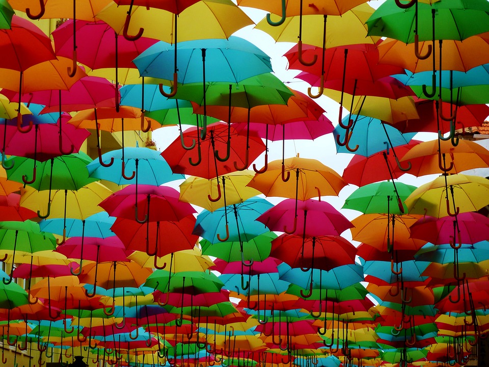 "Аллея парящих зонтиков" в Питере