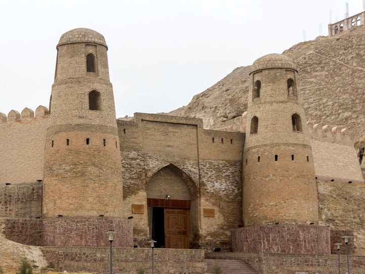 В Гиссарском районе в Таджикистане есть крепость, которой около 3 тысяч лет