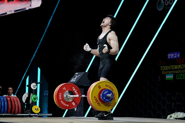 Узбекский тяжелоатлет выиграл медали чемпионата мира