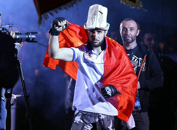 Кыргызстанец защитил пояс чемпиона по ММА