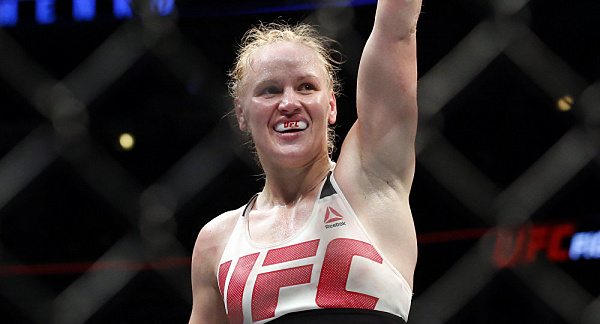 Валентина Шевченко защитила чемпионский титул в UFC
