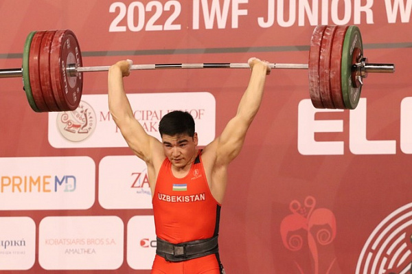 Узбекистанец выиграл чемпионат Азии по тяжелой атлетике