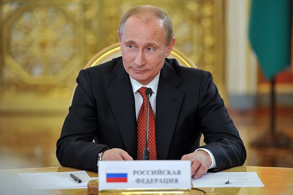 Владимир Путин высоко оценил труд соотечественников из Таджикистана в России