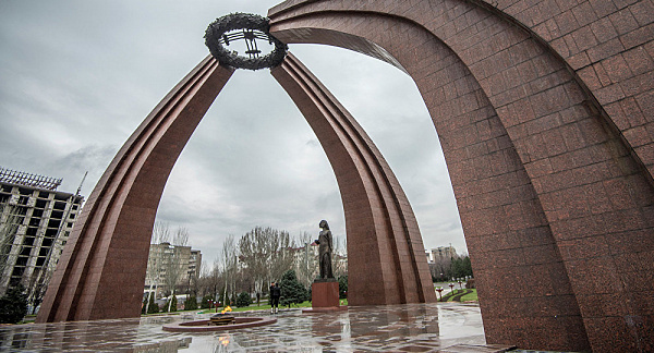 В Бишкеке прошёл митинг памяти подвига защитников Москвы