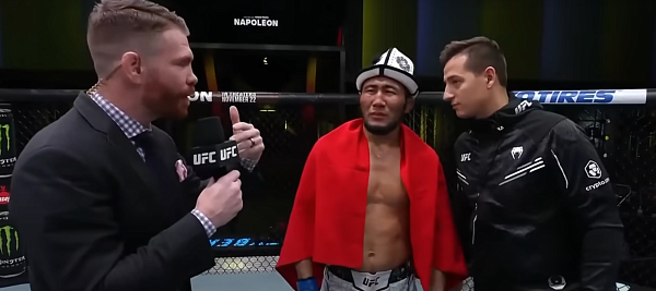 Мыктыбек Оролбай улуу выиграл дебютный бой в UFC