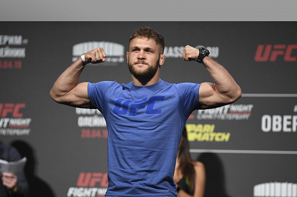 Кыргызстанский боец UFC готовится к новому бою