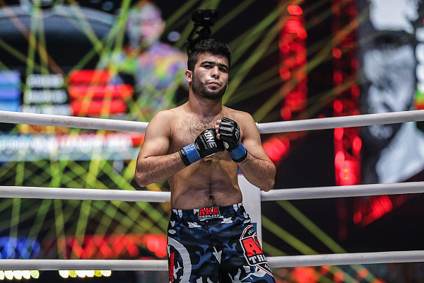 Муин Гафуров подписал контракт с UFC