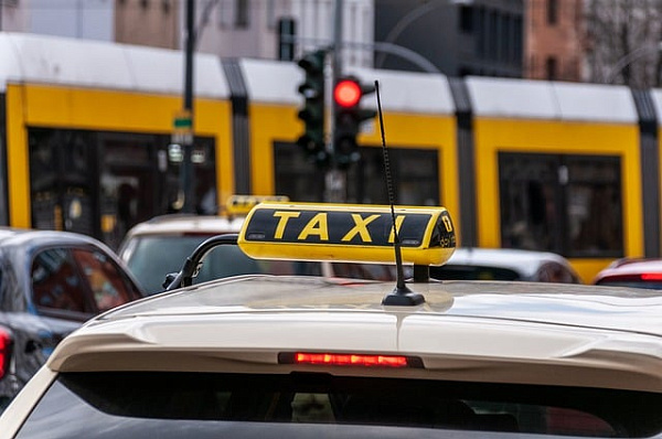 В России принят закон о такси