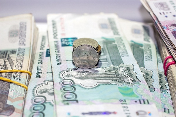 На что можно накопить, работая в России 1 год