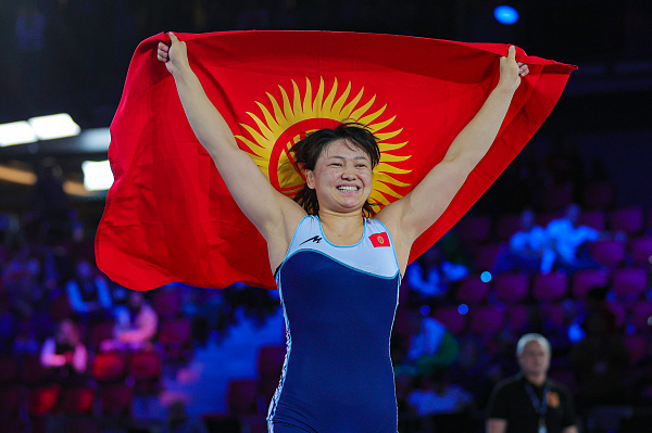 Мээрим Жуманазарова выступит на турнире по борьбе в Москве