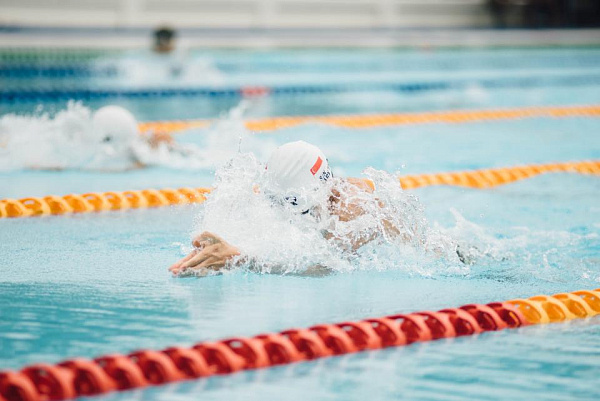 Кыргызстанский пловец успешно выступил на соревнованиях в США