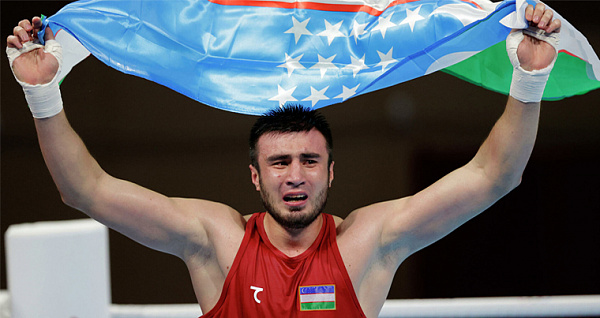 Узбекский боксёр эффектно нокаутировал соперника