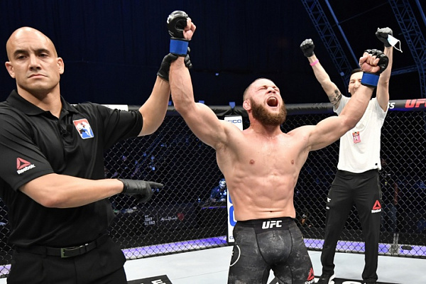Рафаэль Физиев одержал очередную победу в UFC!