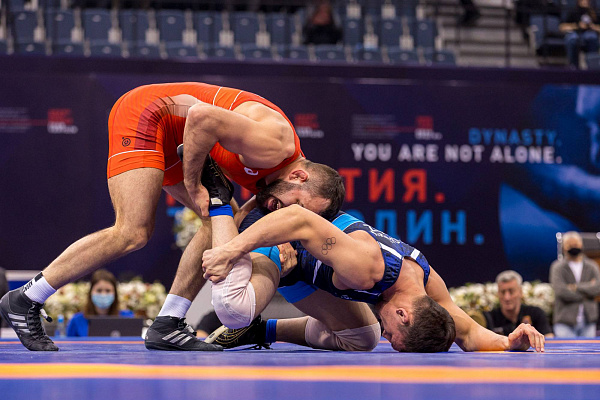 Кыргызстанцы завоевали 8 медалей на чемпионате Азии по борьбе