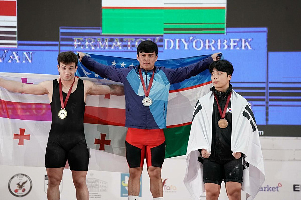 Узбекистанский тяжелоатлет завоевал три медали на чемпионате мира